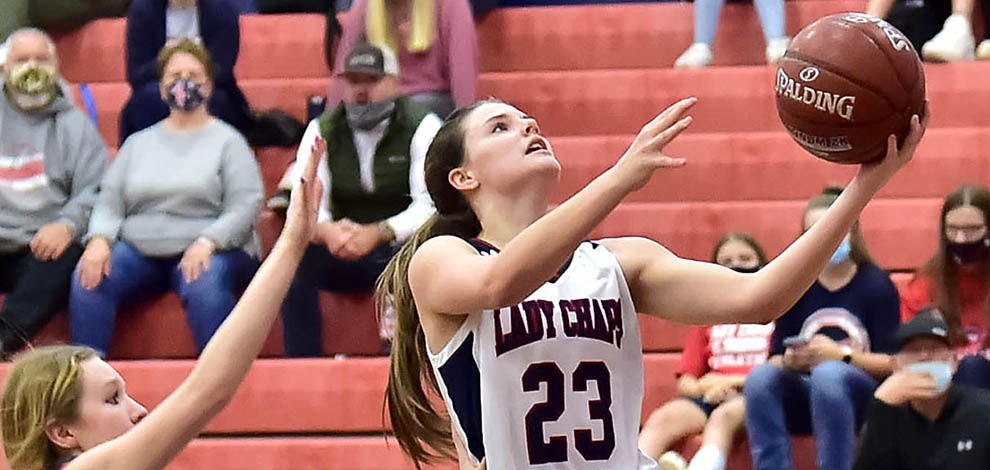 Girls Basketball Falls in Season Opener