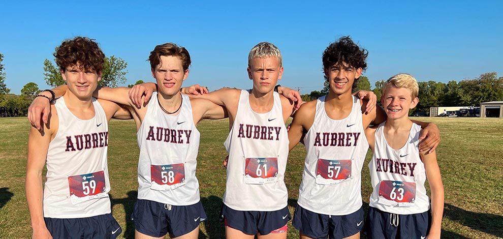 Cross Country Teams Open 2022 Season at Gingerbread Jamboree